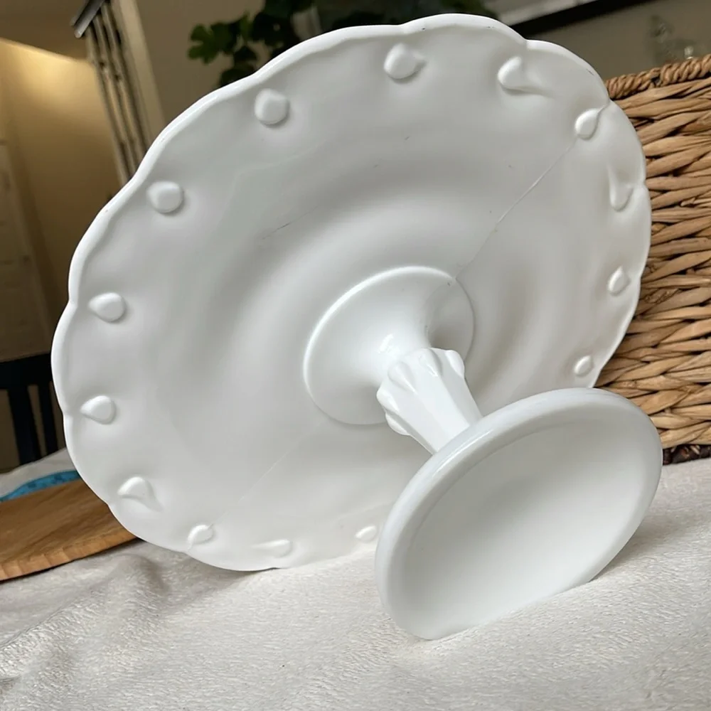 White Indiana Milk Glass Round Pedestal Teardrop Cake Platter 10 1/2” Scalloped